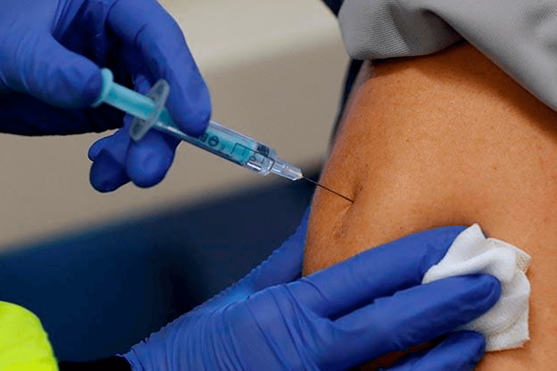 Gobierno afirma que aún no hay fecha para más vacunas